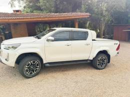 TOYOTA - HILUX - 2024/2024 - Branca - R$ 295.900,00