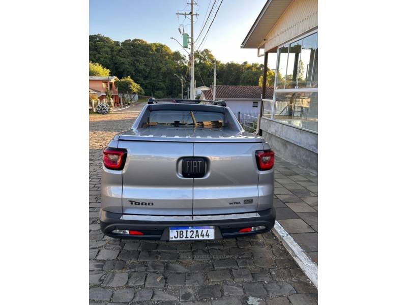 FIAT - TORO - 2021/2022 - Cinza - R$ 148.000,00