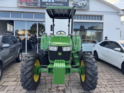JOHN DEERE - TRATOR 5080 E - 2021/2021 - Verde - R$ 220.000,00