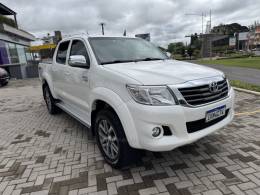 TOYOTA - HILUX - 2014/2014 - Branca - R$ 123.900,00