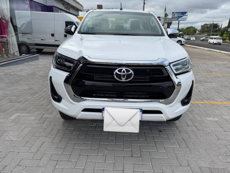 TOYOTA - HILUX - 2025/2025 - Branca - R$ 299.000,00