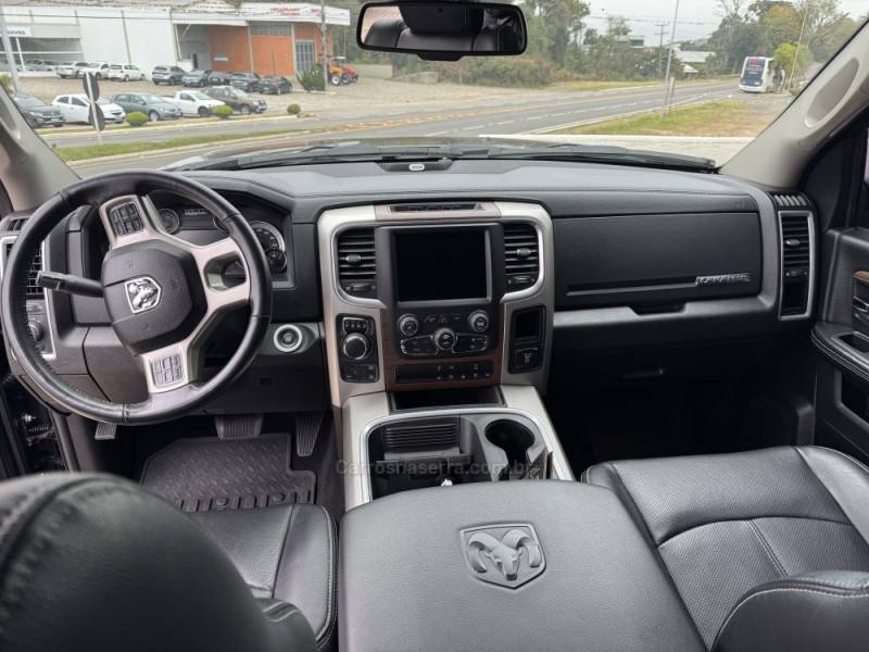 DODGE - RAM - 2022/2022 - Preta - R$ 272.000,00