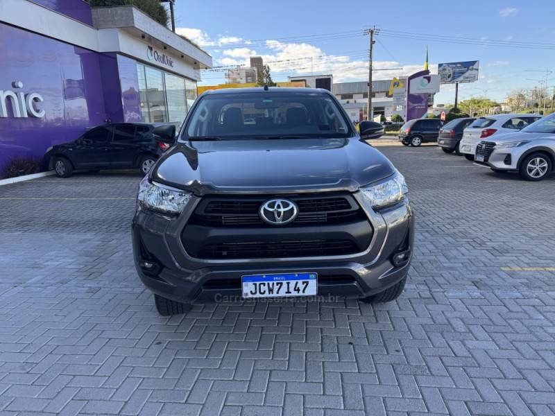 TOYOTA - HILUX - 2024/2024 - Cinza - R$ 236.900,00