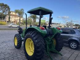 JOHN DEERE - TRATOR 5080 E - 2021/2021 - Verde - R$ 220.000,00